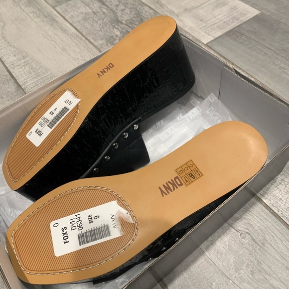 NWT DkNY leather platform slid size 9 - Picture 3 of 3